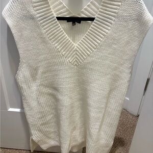 Staccato Women's V-Neck Cream Sweater